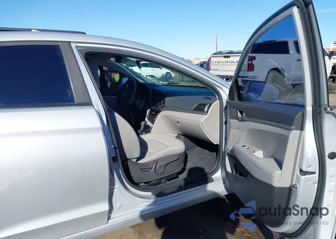 2018 Hyundai Elantra Se z USA, uszkodzony, nr VIN KMHD74LF6JU609331